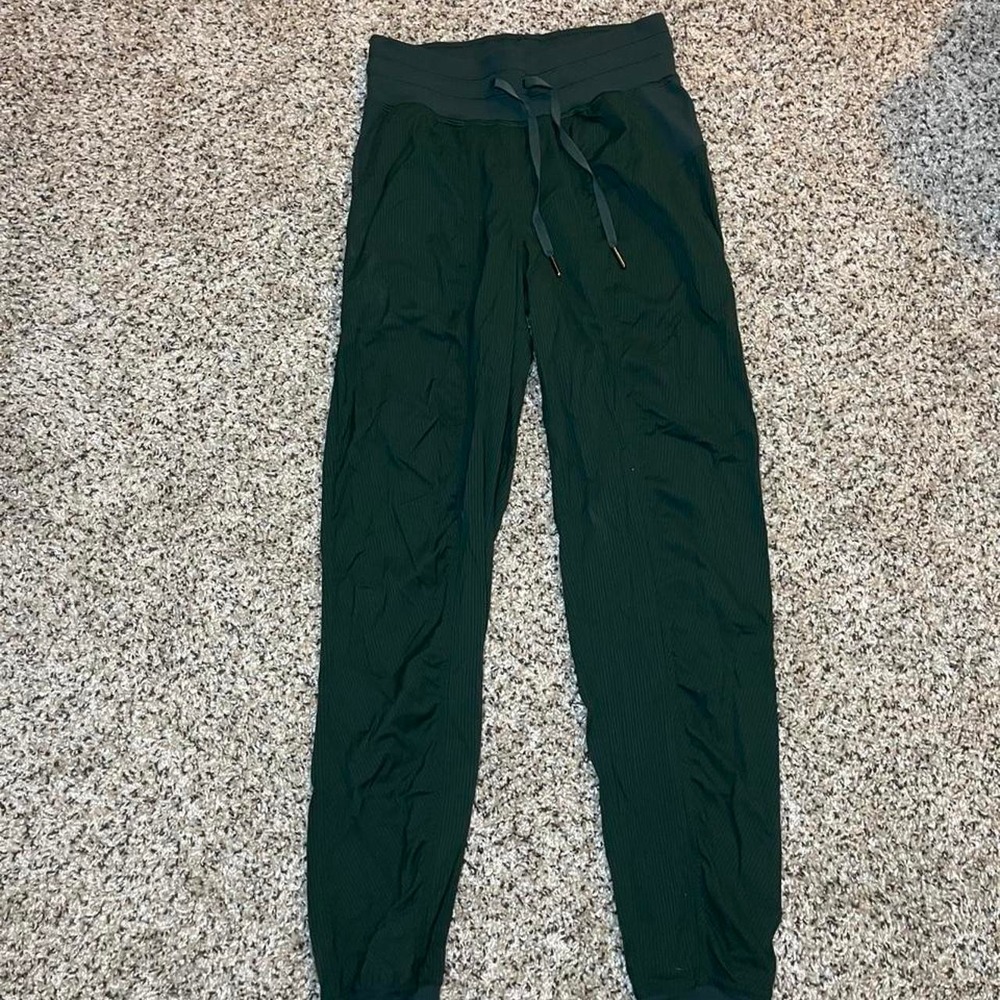 Lululemon olive green joggers